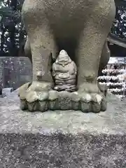 堀出神社の像