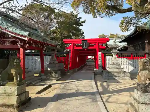 吹揚稲荷神社の{uncategorized: "未分類", other: "その他", undefined: "問題あり", building: "その他建物", grave: "お墓", sacred_gate: "鳥居", guardian: "狛犬", statue: "像", buddha: "仏像", history: "歴史", nature: "自然", garden: "庭園", animal: "動物", pagoda: "塔", temizu: "手水舎", mountain_gate: "山門・神門", sanctuary: "本殿・本堂", subordinate: "末社・摂社", art: "芸術", scenery: "景色", jizo: "地蔵", ema: "絵馬", goshuin: "御朱印", omikuji: "おみくじ", items: "授与品その他", amulet: "お守り", goshuincho: "御朱印帳", eats: "食事", festival: "お祭り", votive_dance: "神楽", shichigosan: "七五三参", wedding: "結婚式", experience: "体験その他", initially: "初詣", around: "周辺", anti_infection: "感染症対策"}