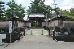 養善寺の山門