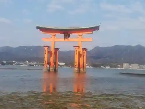厳島神社の鳥居