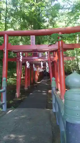 新屋山神社の鳥居