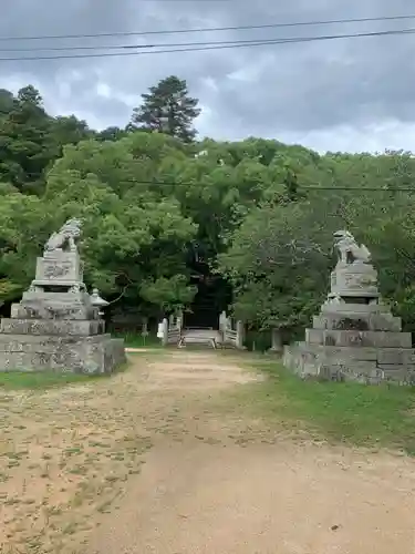 志都岐山神社の狛犬