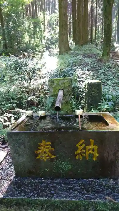 上色見熊野座神社の手水舎