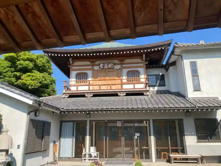 龍華寺の{uncategorized: "未分類", other: "その他", undefined: "問題あり", building: "その他建物", grave: "お墓", sacred_gate: "鳥居", guardian: "狛犬", statue: "像", buddha: "仏像", history: "歴史", nature: "自然", garden: "庭園", animal: "動物", pagoda: "塔", temizu: "手水舎", mountain_gate: "山門・神門", sanctuary: "本殿・本堂", subordinate: "末社・摂社", art: "芸術", scenery: "景色", jizo: "地蔵", ema: "絵馬", goshuin: "御朱印", omikuji: "おみくじ", items: "授与品その他", amulet: "お守り", goshuincho: "御朱印帳", eats: "食事", festival: "お祭り", votive_dance: "神楽", shichigosan: "七五三参", wedding: "結婚式", experience: "体験その他", initially: "初詣", around: "周辺", anti_infection: "感染症対策"}