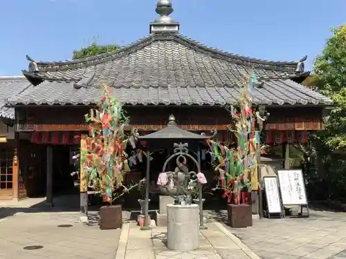 石像寺（釘抜地蔵）の本殿