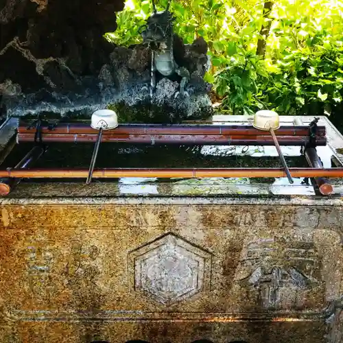 白山神社の手水舎