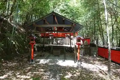 八峰神社の本殿