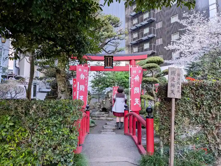 羽衣町厳島神社(関内厳島神社・横浜弁天)の鳥居