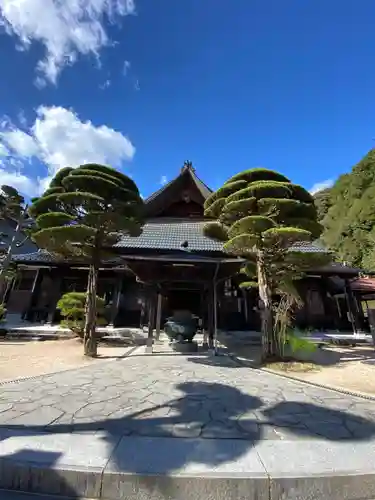 瑠璃光寺の本殿・本堂