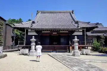 法春寺の本殿・本堂