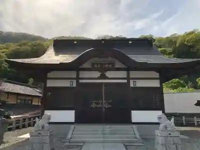 鬼島神明社の{uncategorized: "未分類", other: "その他", undefined: "問題あり", building: "その他建物", grave: "お墓", sacred_gate: "鳥居", guardian: "狛犬", statue: "像", buddha: "仏像", history: "歴史", nature: "自然", garden: "庭園", animal: "動物", pagoda: "塔", temizu: "手水舎", mountain_gate: "山門・神門", sanctuary: "本殿・本堂", subordinate: "末社・摂社", art: "芸術", scenery: "景色", jizo: "地蔵", ema: "絵馬", goshuin: "御朱印", omikuji: "おみくじ", items: "授与品その他", amulet: "お守り", goshuincho: "御朱印帳", eats: "食事", festival: "お祭り", votive_dance: "神楽", shichigosan: "七五三参", wedding: "結婚式", experience: "体験その他", initially: "初詣", around: "周辺", anti_infection: "感染症対策"}
