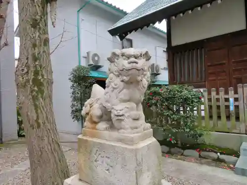 諏訪神社の狛犬