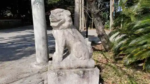 薦神社の狛犬