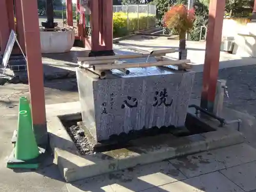 日朝堂の手水舎