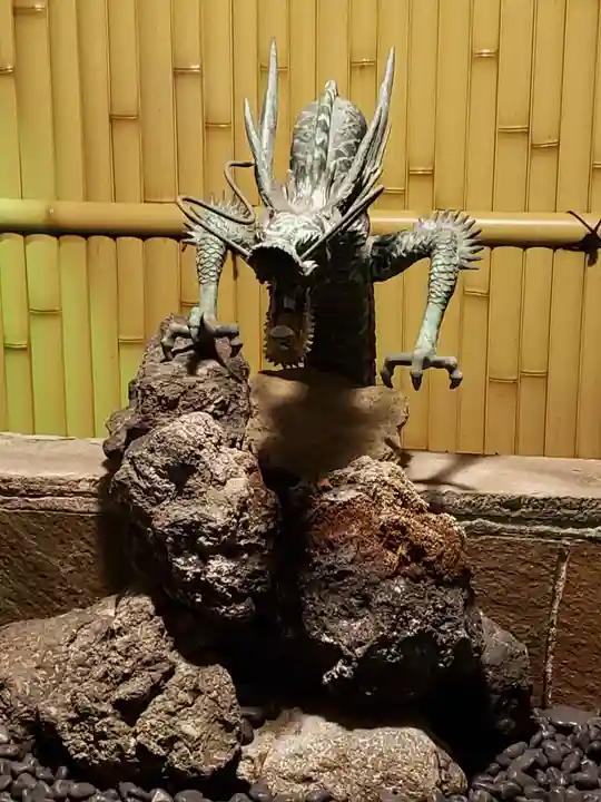 銀杏岡八幡神社の手水舎