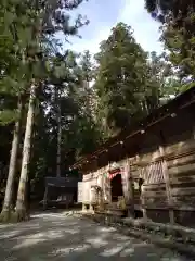 白山中居神社の本殿