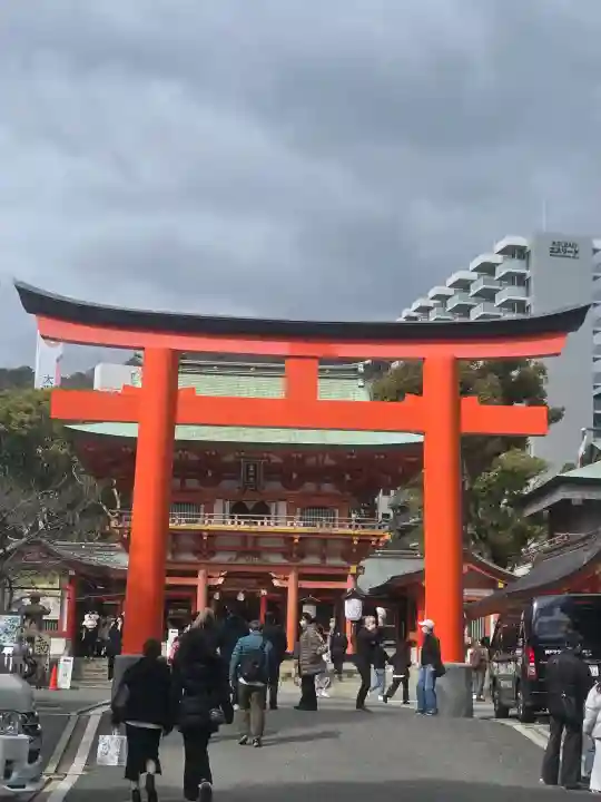 生田神社の{uncategorized: "未分類", other: "その他", undefined: "問題あり", building: "その他建物", grave: "お墓", sacred_gate: "鳥居", guardian: "狛犬", statue: "像", buddha: "仏像", history: "歴史", nature: "自然", garden: "庭園", animal: "動物", pagoda: "塔", temizu: "手水舎", mountain_gate: "山門・神門", sanctuary: "本殿・本堂", subordinate: "末社・摂社", art: "芸術", scenery: "景色", jizo: "地蔵", ema: "絵馬", goshuin: "御朱印", omikuji: "おみくじ", items: "授与品その他", amulet: "お守り", goshuincho: "御朱印帳", eats: "食事", festival: "お祭り", votive_dance: "神楽", shichigosan: "七五三参", wedding: "結婚式", experience: "体験その他", initially: "初詣", around: "周辺", anti_infection: "感染症対策"}
