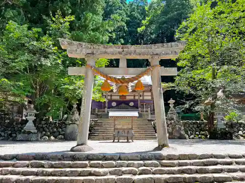 白川八幡神社の鳥居