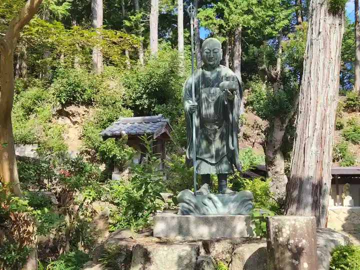 長明寺の像