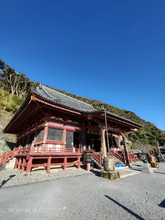 那古寺の本殿・本堂