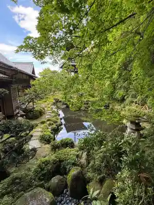 當麻寺西南院の{uncategorized: "未分類", other: "その他", undefined: "問題あり", building: "その他建物", grave: "お墓", sacred_gate: "鳥居", guardian: "狛犬", statue: "像", buddha: "仏像", history: "歴史", nature: "自然", garden: "庭園", animal: "動物", pagoda: "塔", temizu: "手水舎", mountain_gate: "山門・神門", sanctuary: "本殿・本堂", subordinate: "末社・摂社", art: "芸術", scenery: "景色", jizo: "地蔵", ema: "絵馬", goshuin: "御朱印", omikuji: "おみくじ", items: "授与品その他", amulet: "お守り", goshuincho: "御朱印帳", eats: "食事", festival: "お祭り", votive_dance: "神楽", shichigosan: "七五三参", wedding: "結婚式", experience: "体験その他", initially: "初詣", around: "周辺", anti_infection: "感染症対策"}