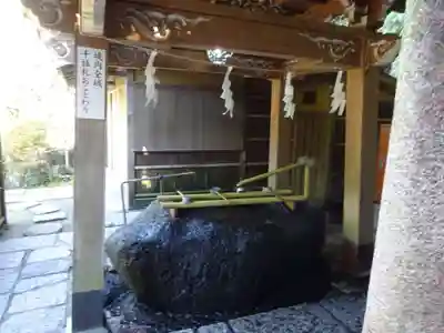 銭洗弁財天宇賀福神社の手水舎
