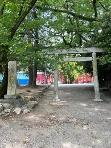 諏訪神社の鳥居