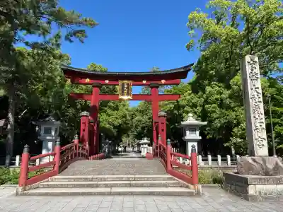 氣比神宮の{uncategorized: "未分類", other: "その他", undefined: "問題あり", building: "その他建物", grave: "お墓", sacred_gate: "鳥居", guardian: "狛犬", statue: "像", buddha: "仏像", history: "歴史", nature: "自然", garden: "庭園", animal: "動物", pagoda: "塔", temizu: "手水舎", mountain_gate: "山門・神門", sanctuary: "本殿・本堂", subordinate: "末社・摂社", art: "芸術", scenery: "景色", jizo: "地蔵", ema: "絵馬", goshuin: "御朱印", omikuji: "おみくじ", items: "授与品その他", amulet: "お守り", goshuincho: "御朱印帳", eats: "食事", festival: "お祭り", votive_dance: "神楽", shichigosan: "七五三参", wedding: "結婚式", experience: "体験その他", initially: "初詣", around: "周辺", anti_infection: "感染症対策"}