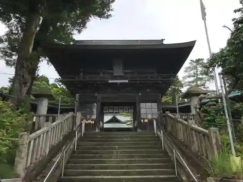 菅生石部神社の山門・神門