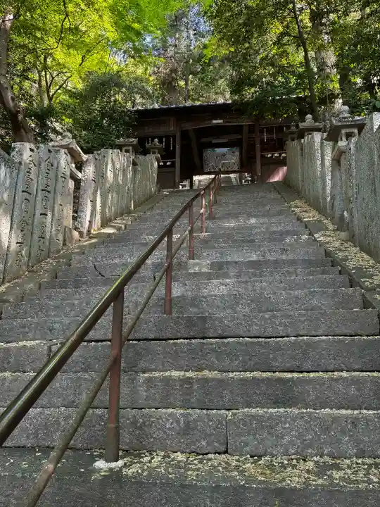 天別豊姫神社の{uncategorized: "未分類", other: "その他", undefined: "問題あり", building: "その他建物", grave: "お墓", sacred_gate: "鳥居", guardian: "狛犬", statue: "像", buddha: "仏像", history: "歴史", nature: "自然", garden: "庭園", animal: "動物", pagoda: "塔", temizu: "手水舎", mountain_gate: "山門・神門", sanctuary: "本殿・本堂", subordinate: "末社・摂社", art: "芸術", scenery: "景色", jizo: "地蔵", ema: "絵馬", goshuin: "御朱印", omikuji: "おみくじ", items: "授与品その他", amulet: "お守り", goshuincho: "御朱印帳", eats: "食事", festival: "お祭り", votive_dance: "神楽", shichigosan: "七五三参", wedding: "結婚式", experience: "体験その他", initially: "初詣", around: "周辺", anti_infection: "感染症対策"}