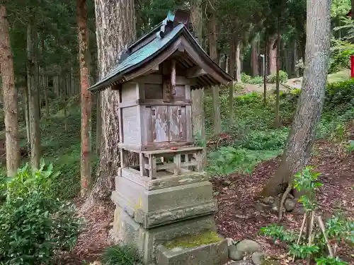 飛澤神社の末社・摂社