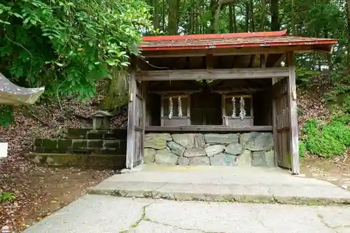 鷲尾神社（吉野町）の末社・摂社