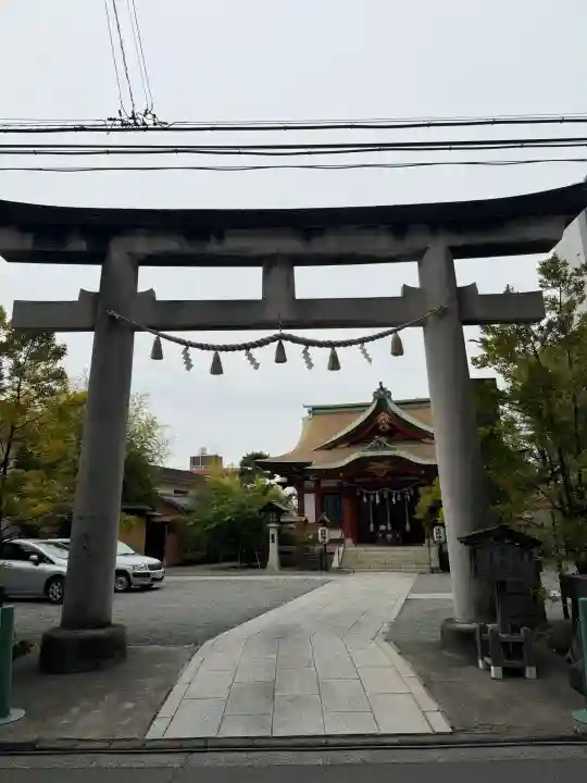 東神奈川熊野神社の{uncategorized: "未分類", other: "その他", undefined: "問題あり", building: "その他建物", grave: "お墓", sacred_gate: "鳥居", guardian: "狛犬", statue: "像", buddha: "仏像", history: "歴史", nature: "自然", garden: "庭園", animal: "動物", pagoda: "塔", temizu: "手水舎", mountain_gate: "山門・神門", sanctuary: "本殿・本堂", subordinate: "末社・摂社", art: "芸術", scenery: "景色", jizo: "地蔵", ema: "絵馬", goshuin: "御朱印", omikuji: "おみくじ", items: "授与品その他", amulet: "お守り", goshuincho: "御朱印帳", eats: "食事", festival: "お祭り", votive_dance: "神楽", shichigosan: "七五三参", wedding: "結婚式", experience: "体験その他", initially: "初詣", around: "周辺", anti_infection: "感染症対策"}