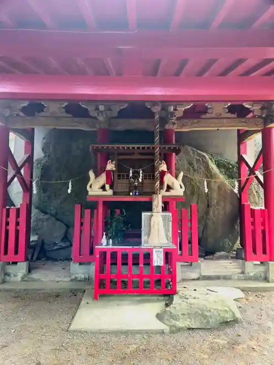 母智丘神社の{uncategorized: "未分類", other: "その他", undefined: "問題あり", building: "その他建物", grave: "お墓", sacred_gate: "鳥居", guardian: "狛犬", statue: "像", buddha: "仏像", history: "歴史", nature: "自然", garden: "庭園", animal: "動物", pagoda: "塔", temizu: "手水舎", mountain_gate: "山門・神門", sanctuary: "本殿・本堂", subordinate: "末社・摂社", art: "芸術", scenery: "景色", jizo: "地蔵", ema: "絵馬", goshuin: "御朱印", omikuji: "おみくじ", items: "授与品その他", amulet: "お守り", goshuincho: "御朱印帳", eats: "食事", festival: "お祭り", votive_dance: "神楽", shichigosan: "七五三参", wedding: "結婚式", experience: "体験その他", initially: "初詣", around: "周辺", anti_infection: "感染症対策"}