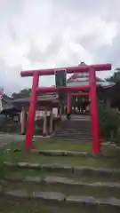 差出磯大嶽山神社 仕事と健康と厄よけの神さまの鳥居