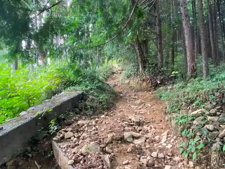 羽黒三田神社の周辺