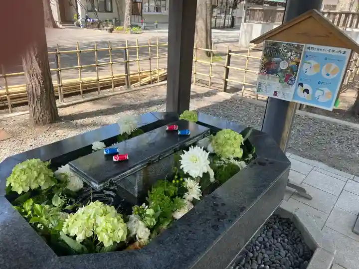 新琴似神社の{uncategorized: "未分類", other: "その他", undefined: "問題あり", building: "その他建物", grave: "お墓", sacred_gate: "鳥居", guardian: "狛犬", statue: "像", buddha: "仏像", history: "歴史", nature: "自然", garden: "庭園", animal: "動物", pagoda: "塔", temizu: "手水舎", mountain_gate: "山門・神門", sanctuary: "本殿・本堂", subordinate: "末社・摂社", art: "芸術", scenery: "景色", jizo: "地蔵", ema: "絵馬", goshuin: "御朱印", omikuji: "おみくじ", items: "授与品その他", amulet: "お守り", goshuincho: "御朱印帳", eats: "食事", festival: "お祭り", votive_dance: "神楽", shichigosan: "七五三参", wedding: "結婚式", experience: "体験その他", initially: "初詣", around: "周辺", anti_infection: "感染症対策"}