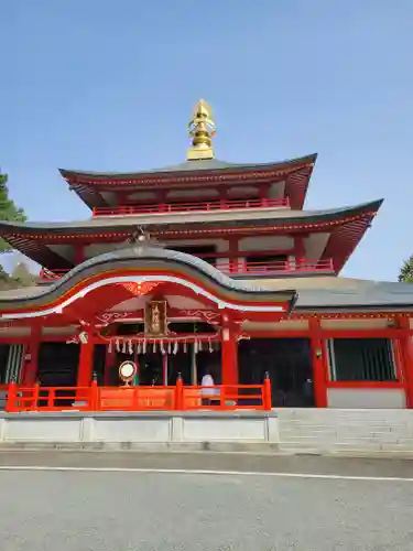 播州成田山法輪寺の本殿・本堂