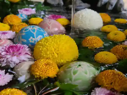 滑川神社 - 仕事と子どもの守り神の手水舎