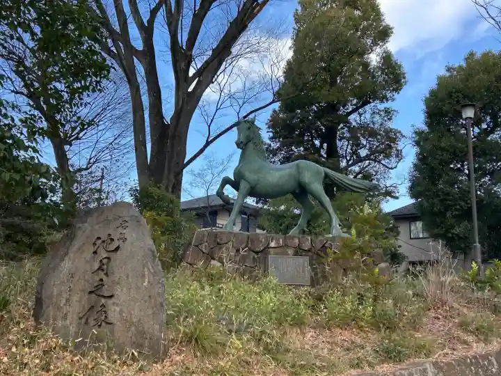 千束八幡神社の{uncategorized: "未分類", other: "その他", undefined: "問題あり", building: "その他建物", grave: "お墓", sacred_gate: "鳥居", guardian: "狛犬", statue: "像", buddha: "仏像", history: "歴史", nature: "自然", garden: "庭園", animal: "動物", pagoda: "塔", temizu: "手水舎", mountain_gate: "山門・神門", sanctuary: "本殿・本堂", subordinate: "末社・摂社", art: "芸術", scenery: "景色", jizo: "地蔵", ema: "絵馬", goshuin: "御朱印", omikuji: "おみくじ", items: "授与品その他", amulet: "お守り", goshuincho: "御朱印帳", eats: "食事", festival: "お祭り", votive_dance: "神楽", shichigosan: "七五三参", wedding: "結婚式", experience: "体験その他", initially: "初詣", around: "周辺", anti_infection: "感染症対策"}
