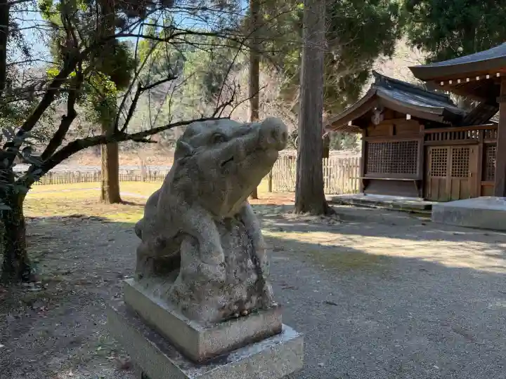 和気神社の{uncategorized: "未分類", other: "その他", undefined: "問題あり", building: "その他建物", grave: "お墓", sacred_gate: "鳥居", guardian: "狛犬", statue: "像", buddha: "仏像", history: "歴史", nature: "自然", garden: "庭園", animal: "動物", pagoda: "塔", temizu: "手水舎", mountain_gate: "山門・神門", sanctuary: "本殿・本堂", subordinate: "末社・摂社", art: "芸術", scenery: "景色", jizo: "地蔵", ema: "絵馬", goshuin: "御朱印", omikuji: "おみくじ", items: "授与品その他", amulet: "お守り", goshuincho: "御朱印帳", eats: "食事", festival: "お祭り", votive_dance: "神楽", shichigosan: "七五三参", wedding: "結婚式", experience: "体験その他", initially: "初詣", around: "周辺", anti_infection: "感染症対策"}