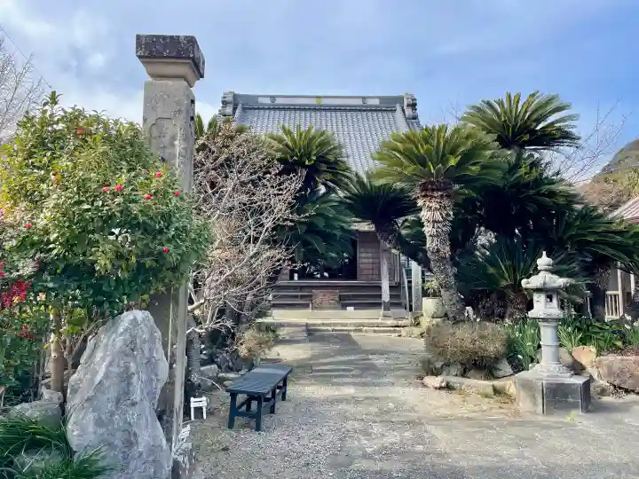 宝福寺の{uncategorized: "未分類", other: "その他", undefined: "問題あり", building: "その他建物", grave: "お墓", sacred_gate: "鳥居", guardian: "狛犬", statue: "像", buddha: "仏像", history: "歴史", nature: "自然", garden: "庭園", animal: "動物", pagoda: "塔", temizu: "手水舎", mountain_gate: "山門・神門", sanctuary: "本殿・本堂", subordinate: "末社・摂社", art: "芸術", scenery: "景色", jizo: "地蔵", ema: "絵馬", goshuin: "御朱印", omikuji: "おみくじ", items: "授与品その他", amulet: "お守り", goshuincho: "御朱印帳", eats: "食事", festival: "お祭り", votive_dance: "神楽", shichigosan: "七五三参", wedding: "結婚式", experience: "体験その他", initially: "初詣", around: "周辺", anti_infection: "感染症対策"}