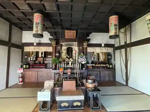 西徳寺の{uncategorized: "未分類", other: "その他", undefined: "問題あり", building: "その他建物", grave: "お墓", sacred_gate: "鳥居", guardian: "狛犬", statue: "像", buddha: "仏像", history: "歴史", nature: "自然", garden: "庭園", animal: "動物", pagoda: "塔", temizu: "手水舎", mountain_gate: "山門・神門", sanctuary: "本殿・本堂", subordinate: "末社・摂社", art: "芸術", scenery: "景色", jizo: "地蔵", ema: "絵馬", goshuin: "御朱印", omikuji: "おみくじ", items: "授与品その他", amulet: "お守り", goshuincho: "御朱印帳", eats: "食事", festival: "お祭り", votive_dance: "神楽", shichigosan: "七五三参", wedding: "結婚式", experience: "体験その他", initially: "初詣", around: "周辺", anti_infection: "感染症対策"}