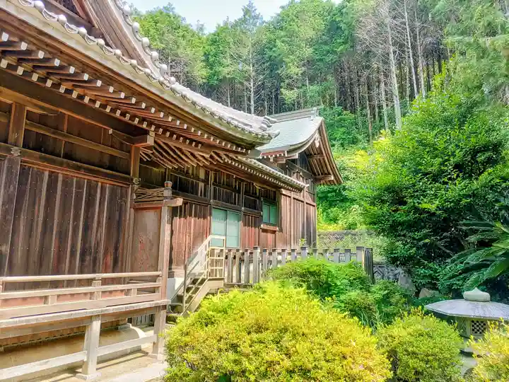素盞嗚神社(深溝)の本殿・本堂