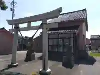 諏訪社の{uncategorized: "未分類", other: "その他", undefined: "問題あり", building: "その他建物", grave: "お墓", sacred_gate: "鳥居", guardian: "狛犬", statue: "像", buddha: "仏像", history: "歴史", nature: "自然", garden: "庭園", animal: "動物", pagoda: "塔", temizu: "手水舎", mountain_gate: "山門・神門", sanctuary: "本殿・本堂", subordinate: "末社・摂社", art: "芸術", scenery: "景色", jizo: "地蔵", ema: "絵馬", goshuin: "御朱印", omikuji: "おみくじ", items: "授与品その他", amulet: "お守り", goshuincho: "御朱印帳", eats: "食事", festival: "お祭り", votive_dance: "神楽", shichigosan: "七五三参", wedding: "結婚式", experience: "体験その他", initially: "初詣", around: "周辺", anti_infection: "感染症対策"}