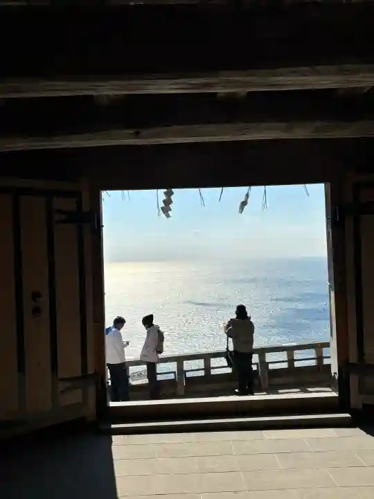 久能山東照宮の{uncategorized: "未分類", other: "その他", undefined: "問題あり", building: "その他建物", grave: "お墓", sacred_gate: "鳥居", guardian: "狛犬", statue: "像", buddha: "仏像", history: "歴史", nature: "自然", garden: "庭園", animal: "動物", pagoda: "塔", temizu: "手水舎", mountain_gate: "山門・神門", sanctuary: "本殿・本堂", subordinate: "末社・摂社", art: "芸術", scenery: "景色", jizo: "地蔵", ema: "絵馬", goshuin: "御朱印", omikuji: "おみくじ", items: "授与品その他", amulet: "お守り", goshuincho: "御朱印帳", eats: "食事", festival: "お祭り", votive_dance: "神楽", shichigosan: "七五三参", wedding: "結婚式", experience: "体験その他", initially: "初詣", around: "周辺", anti_infection: "感染症対策"}