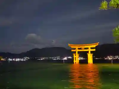 厳島神社の鳥居