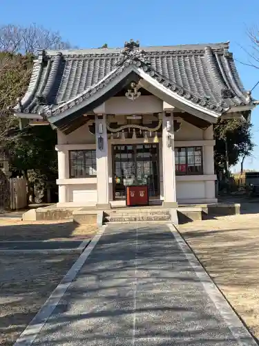 津島社（大草津島神社）の{uncategorized: "未分類", other: "その他", undefined: "問題あり", building: "その他建物", grave: "お墓", sacred_gate: "鳥居", guardian: "狛犬", statue: "像", buddha: "仏像", history: "歴史", nature: "自然", garden: "庭園", animal: "動物", pagoda: "塔", temizu: "手水舎", mountain_gate: "山門・神門", sanctuary: "本殿・本堂", subordinate: "末社・摂社", art: "芸術", scenery: "景色", jizo: "地蔵", ema: "絵馬", goshuin: "御朱印", omikuji: "おみくじ", items: "授与品その他", amulet: "お守り", goshuincho: "御朱印帳", eats: "食事", festival: "お祭り", votive_dance: "神楽", shichigosan: "七五三参", wedding: "結婚式", experience: "体験その他", initially: "初詣", around: "周辺", anti_infection: "感染症対策"}