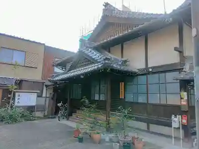法榮寺の本殿・本堂