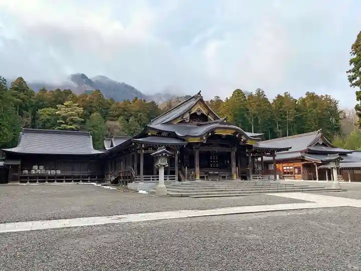 彌彦神社の本殿・本堂